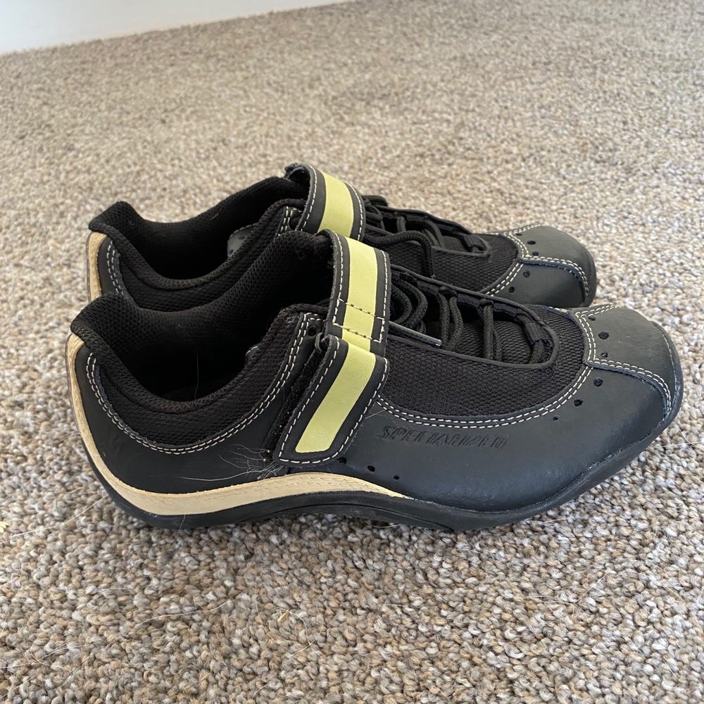Cycling shoes